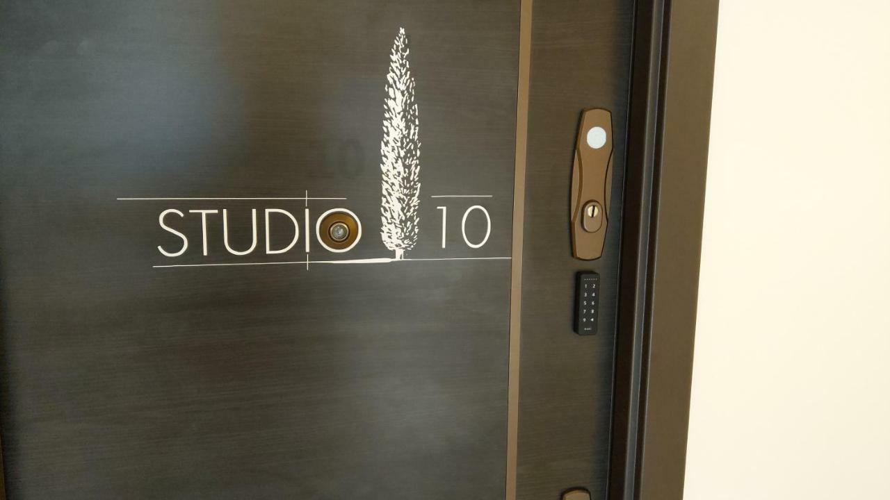Studio 10 부스테니 외부 사진
